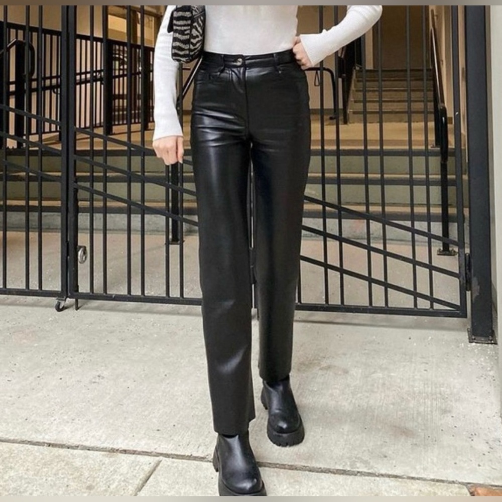 Aritzia Wilfred Women’s Black High Waisted Vegan Leather Melina Pants Size 4